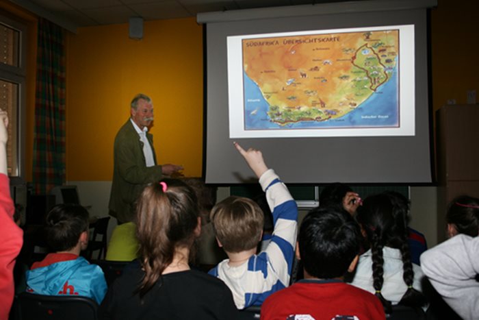 Hans Rocker und Carina Haase berichteten von ihren Erlebnissen in Südafrika.