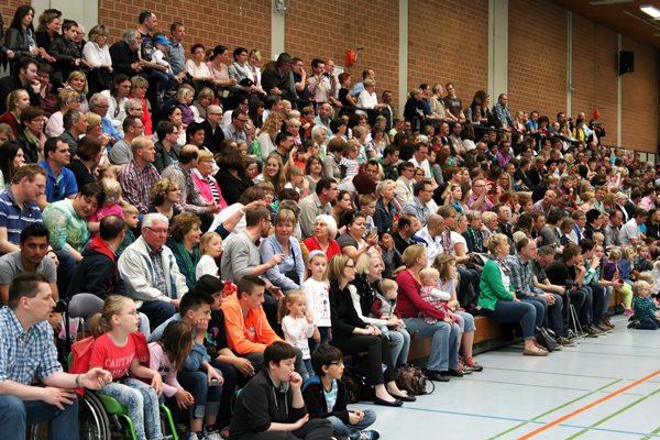 Rund 600 Zuschauer folgten den Klängen der Zaubertrommel.