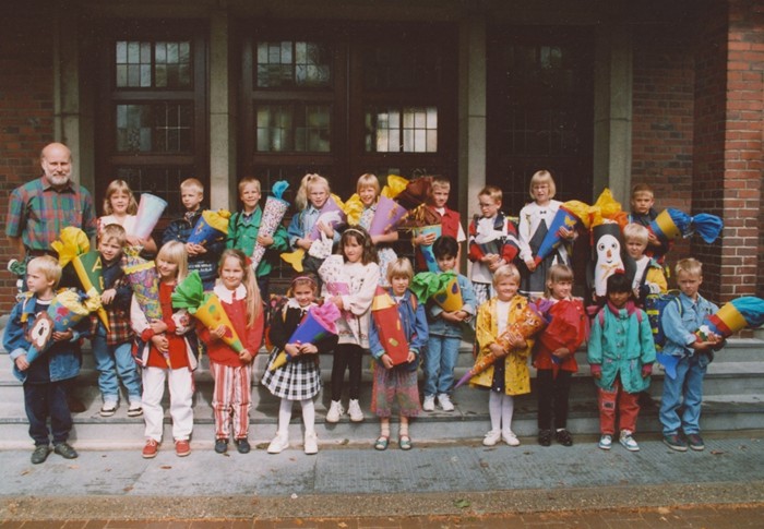 1995 Klasse 1a - Klassenlehrer Hans Lohre